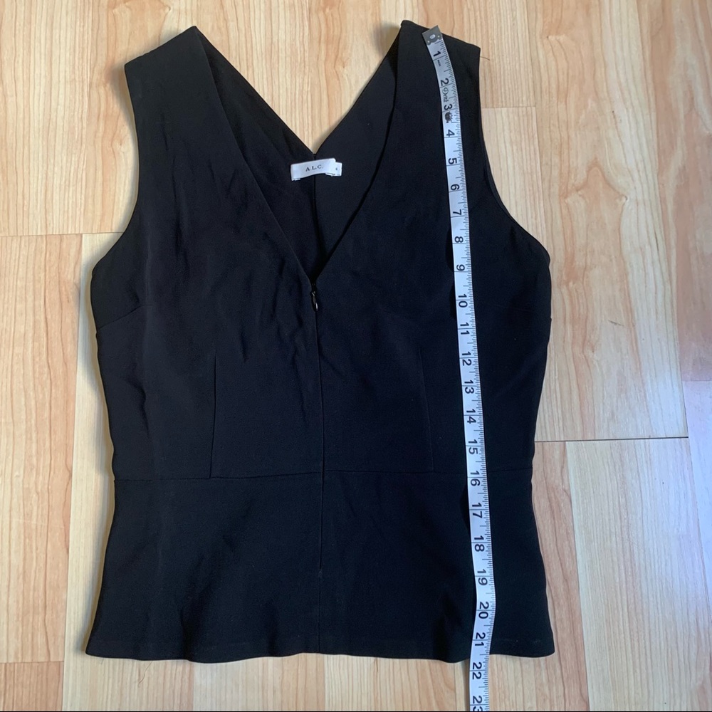 A.L.C. Size 6 Black Sleeveless Top Front Zip - Picture 4 of 6